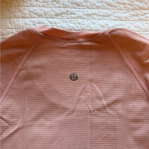 lululemon swiftly tech short sleeve - Picture 4 of 5